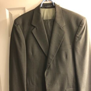 Men’s Suit Size 42 Regular